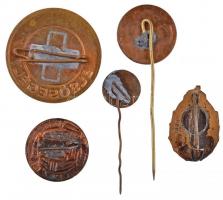 ~1930-1970. 5db klf zománcozott vöröskeresztes jelvény, kitűző T:2,2-