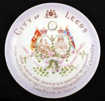 Koronázási emlék tányér (VII Edward 1902), jelzett, matricás, kopott, d:18 cm