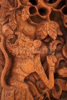 Gazdagon faragott, indiai fa táblakép, 54x35cm