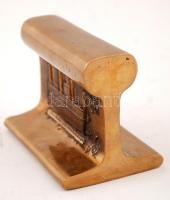 Olvashatatlan jelzéssel: 100 éves a Budapesti Helyiérdekű Vasút, bronz kisplasztika, saját díszdoboz...