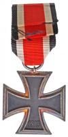 Német 3. Birodalom 1939. "II. Osztályú Vaskereszt" kitüntetés mellszalaggal, gyártói jelzé...