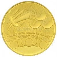 Ausztrália / Sydney 2000. "Paralimpiai Részvételi Érem" aranyozott fém emlékérem eredeti tokban (38,5mm) T:PP felületi karc, ujjlenyomat Australia / Sydney 2000. "Paralympic Participant Medal" gilt metal medal in original case (38,5mm) C:PP slightly scratched, fingerprint