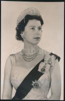 1953 II. Erzsébet portréja, 9x14 cm / 1953 Queen Elizabeth II, 9x14 cm