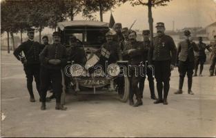 1914 WWI 7th French infantry regiment, Renault taxi automobile / Regiment dInfanterie, Taxi de la Marne, photo