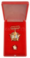 ~1960. "Kiváló Feltaláló Arany fokozata" zománcozott kitüntetés miniatűrrel tokban T:1-,2