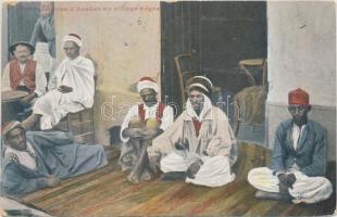 Oran, Groupe d'Arabes au village negre / Group of Arabs (EK)