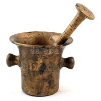 Kisméretű réz mozsár, törővel, kopásnyomokkal, d: 11,5 cm