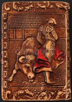 Spanyol motívumokkal díszített műbőr borítású pénztárca, kopásnyomokkal, egyébként jó állapotban