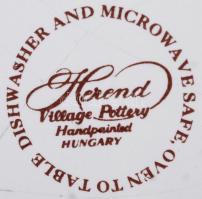 Virágmotívumos festett bögre, kézzel festett, jelzett, kis kopásnyomokkal, felületi hajszálrepedések...