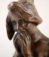 Horvay János: (1873-1944): Éva. Bronz, jelzett, márvány talapzaton, m:54 cm