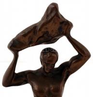 Sziszifusz a Görög mitológiából bronz szobor fa posztamensen, jelzés nélkül, m: 26 cm