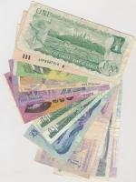 13db-os vegyes modern külföldi bankjegy tétel, közte Kanada (2db), Ausztrália (3db), Írország (1db),...