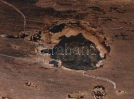 Ezüst (Ag.) talpas rubinvörös metszett ólomkristály váza, jelzett, apró csorbákkal, m: 20 cm