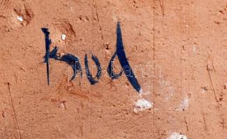 Bod Éva (1924-2004): Szentendre mázas kerámia falikép,apró lepattanással az oldalán  38x15cm