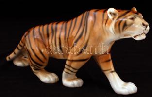 Royal Dux tigris, kézzel festett, jelzés nélkül, hibátlan, h:33 cm, m:16,5 cm / Royal Dux tiger, perfect condition,