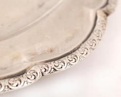 Ezüst (Ag.) tálca, jelzett, karcolt, perem díszítés fém, bruttó:776 g, d:33 cm