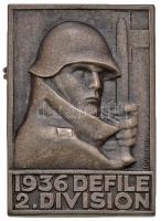 Svájc 1936. 2. Hadosztály - Felvonulás fém jelvény HUGUENIN LOCLE gyártói jelzéssel (32x22,5mm) T:1-,2 Switzerland 1936. Defile 2. Division metal badge with makers mark HUGUENIN LOCLE (32x22,5mm) C:AU,XF