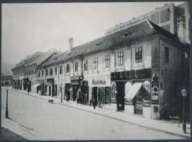 cca 1880/1968 Budapest, Semmelweis Ignác szülőháza az Apród utcában, feliratozott fotó, későbbi előhívás, 12x17 cm