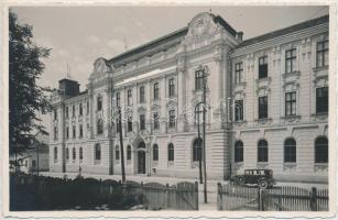 10 db RÉGI magyar és erdélyi városképes lap, fekete-fehér lapok / 10 old postcards from Hungary and ...