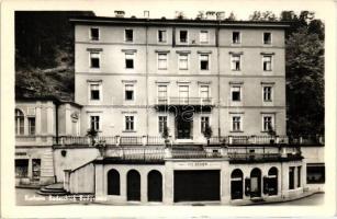 10 db RÉGI főként olasz és horvát városképes lap / 10 old, mainly Italian and Croatian postcards