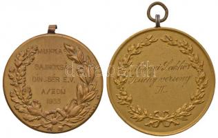 1933. "Barátság / Munkás Bajnokság Dincsér E.V. A/II. Díj" aranyozott Br sakk díjérem sérü...