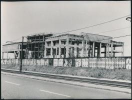 cca 1970 A Népstadion elbontott kör alakú építményei, 2 db fotó, 13x18 cm