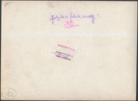 cca 1950 Tiszavölgyi József: Folyik a fekete arany, pecséttel jelzett, feliratozott vintage fotó, 17...