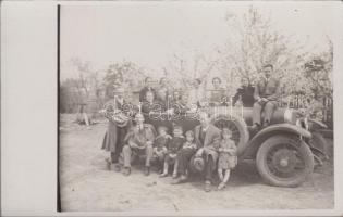 1928 Szentdénes, az Államépítészeti Hivatal kirándulása a szentdénesi plébánoshoz, automobil, photo