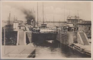 Sault Ste. Marie, Canadian Locks, steamship (cut)