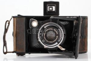 Voigtländer márkájú harmonikás fényképezőgép, saját, kissé megviselt dobozában