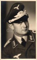 Military WWII, soldier of the Luftwaffe, Foto-Salon Rohinger Wien (slant cut)