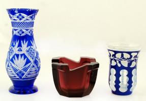 4 db üvegtárgy, közte 3 db metszett, hámozott ólomkristály váza, sérültek