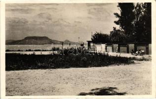 Fonyód-Alsóbélatelep, 1. sz. strandfürdő a  Badacsonnyal