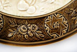 Schütz Cilli: Erdőn játszadozó faun és puttó, mázas kerámia dísz falitányér párban, jelzett, egyiken...