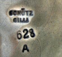 Schütz Cilli: Erdőn játszadozó faun és puttó, mázas kerámia dísz falitányér párban, jelzett, egyiken...