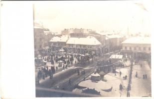 Budapest V. Fővám tér télen, üzletek, Cafe Paris, villamos, photo