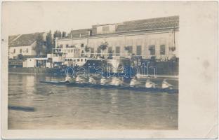 Magyar evezős csapat, gőzhajó / Hungarian rowing team, steamship, photo (EK)