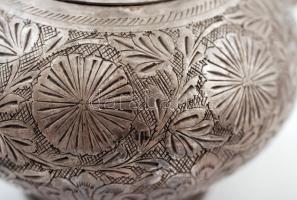 Indiai teáskanna(15x31 cm), kis kiöntő és cukortartó tető nélkül, jelzett (MET E.R.N.S.), összesen: ...