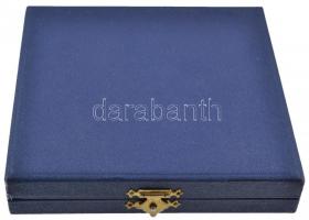 1973. "Dr. Oravecz Béla / Országos Mentőszolgálat 25 éves jubileuma emlékére" Br plakett e...