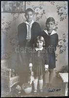 cca 1880-1900 a Báró Buttler család fotó és nyomtatvány hagyatéka, halotti jelentések családi fotók