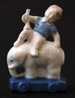 2 db porcelán figura(kislány ragasztott fejjel, elefánton lovagló kisfiú), m: 8 cm