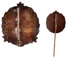 ~1960. Olajipari "Törzsgárda" sorszámozott, zománcozott, ezüstözött fém jelvény + Br minia...