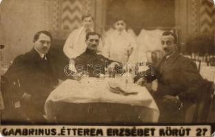 1918 Budapest VII. Gambrinus étterem belső, férfi asztaltársaság; Erzsébet körút 27., photo (EB)