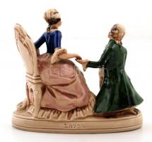Barokk jegyespár, német figurális porcelán, kézzel festett, jelzett, apró kopásnyomokkal, m: 13 cm