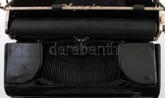 Olympia Progress típusú régi írógép