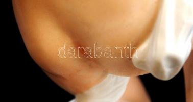 Wallendorf mosakodó akt, kézzel festett, apró mázhibával, jelzett, m:27 cm /Wallendorf nude woman fi...