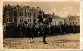 1938 Léva, Bevonulás, Nagy Artur fényképész / entry of the Hungarian troops, 'vissza' So. Stpl