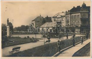 Ungvár, Masaryk tér, Zelmanovic L. üzlete / square, shop (vágott / cut)