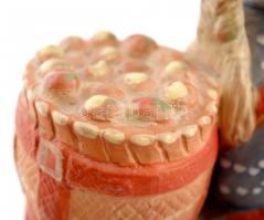 Kovács Margit (1902-1976): Szüretelő. Mázas terrakotta, jelzett, hibátlan, m:39 cm