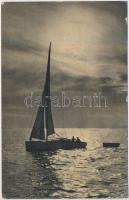 18 db RÉGI magyar városképes lap, vegyes minőség; Balatoni hajók / 18 old Hungarian town-view postca...